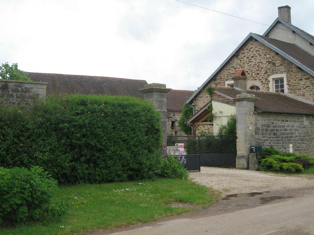 Gite Le Village Normier Exterior photo